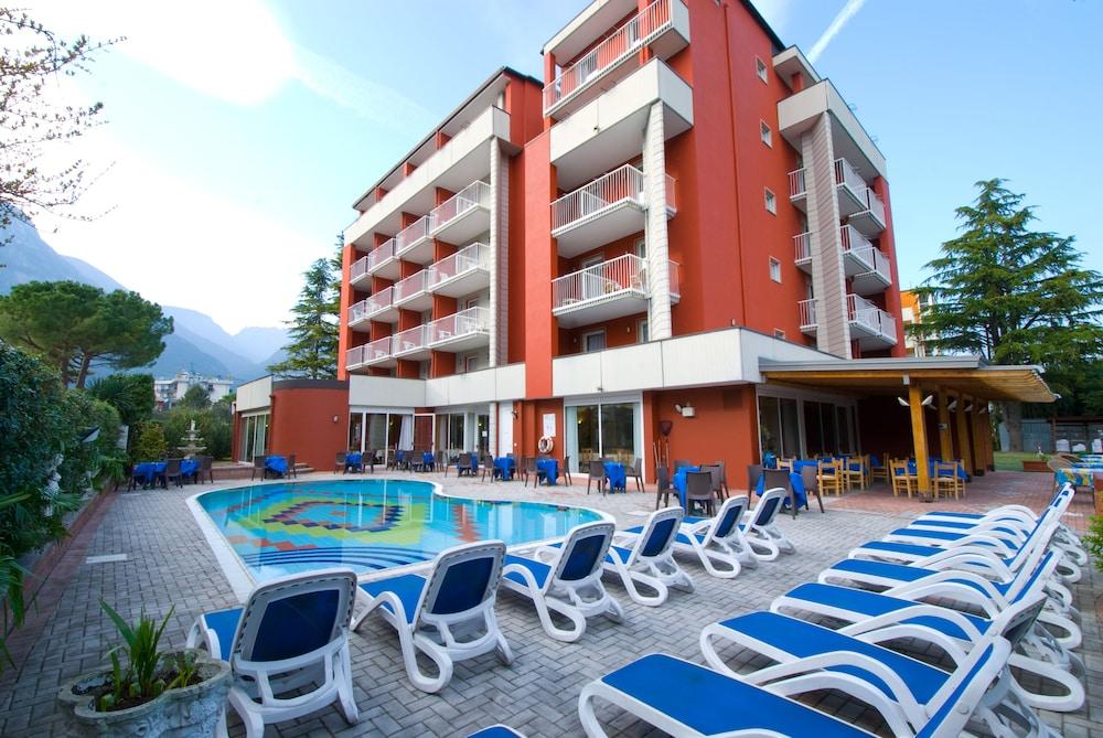 Hotel Royal Riva del Garda Dış mekan fotoğraf