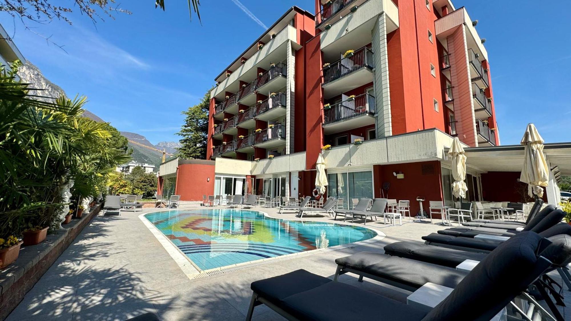 Hotel Royal Riva del Garda Dış mekan fotoğraf