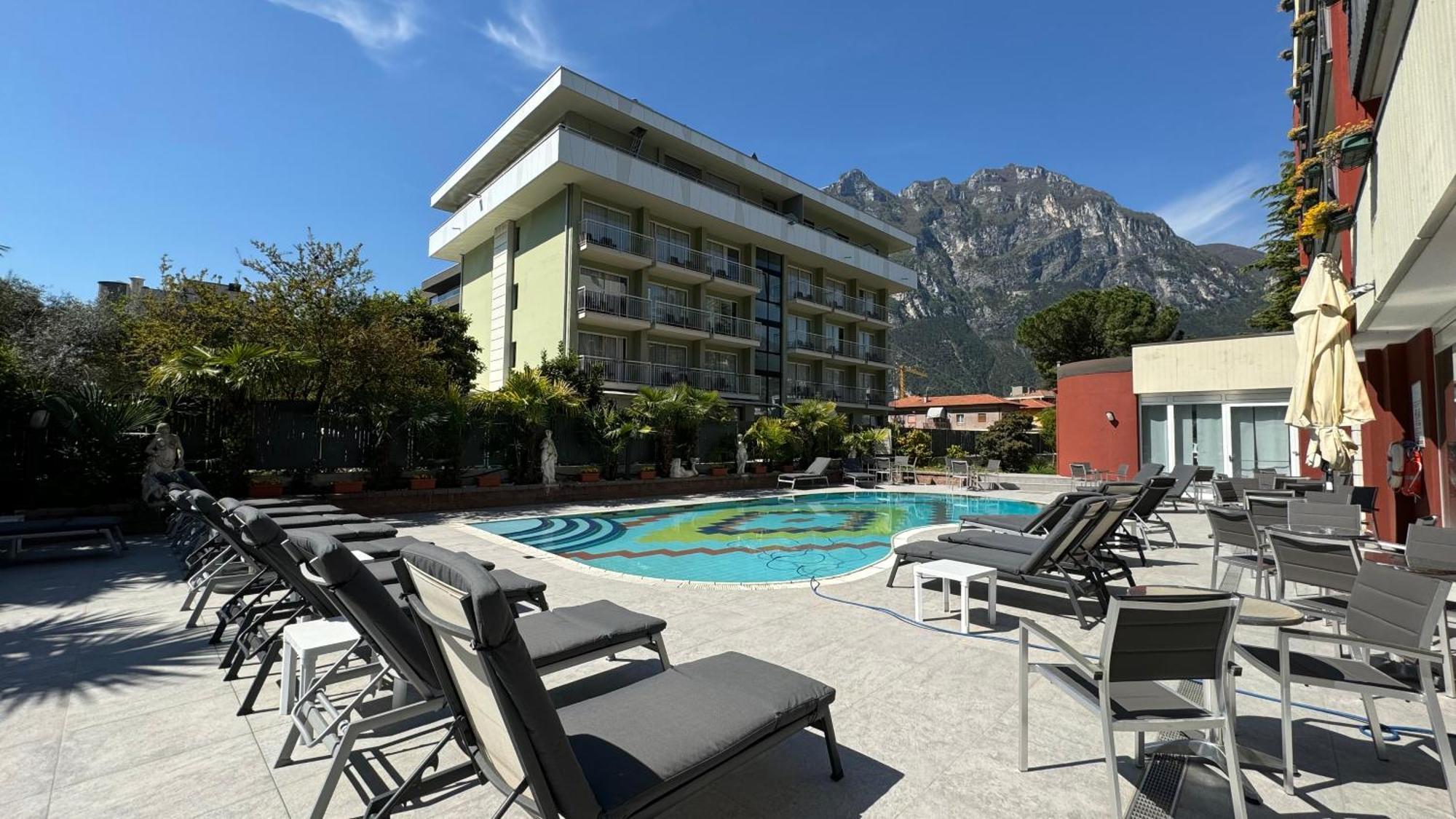 Hotel Royal Riva del Garda Dış mekan fotoğraf