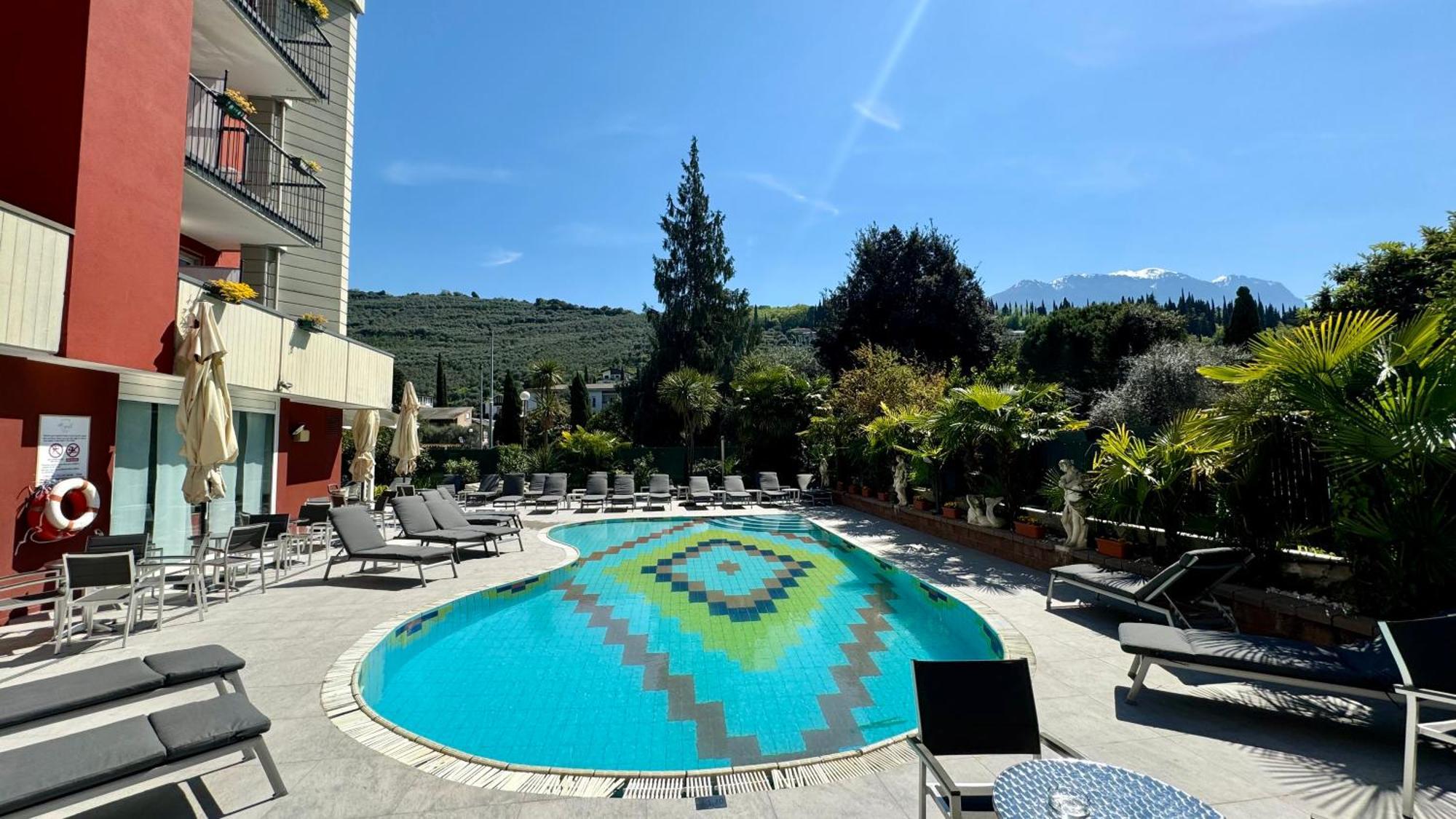 Hotel Royal Riva del Garda Dış mekan fotoğraf